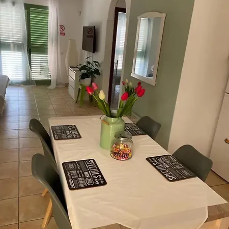 דירה Modern In 60m² With Shared Pool קלטה דה פוסטה