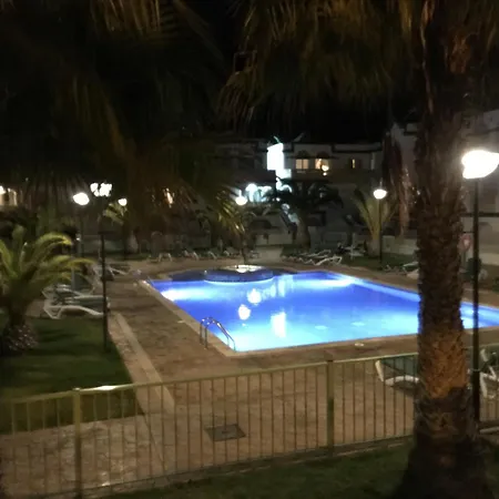 Modern In 60m² With Shared Pool Apartman *